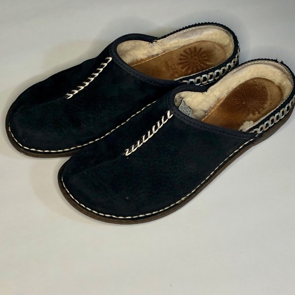 UGG Kohala slip on clogs. GUC Sz.8 - Picture 2 of 7